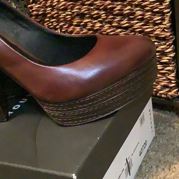 Trouvé Dark Chocolate Leather Platform Heels - Picture 4 of 8